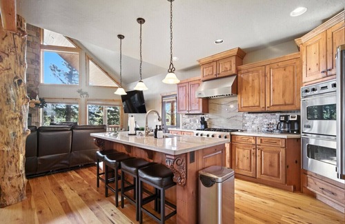 Duck Creek Village Cabin | Large Lodge Sleeps 14, Fire Pit, Views