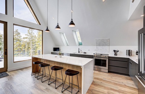 Breckenridge Cabin | Large Luxury Aframe-Hot Tub-Deck-Quandary Views-7miles to Main St-2 King Suites