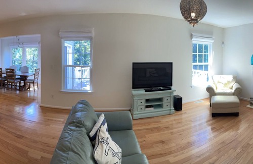 Egg Harbor Township House | Large Modern Home with Yard, 4 Bedrooms, 2.5 Baths and 6 Beds near Jersey Shore