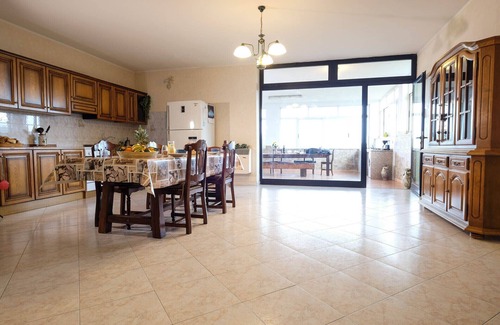 Gonnesa Apartment | Large modern hotel in the suburbs. Terrace, WiFi, conservatory low