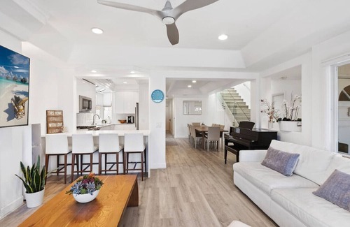 Balboa Island Apartment | Large, patio, grill, AC, dock, garage, linens