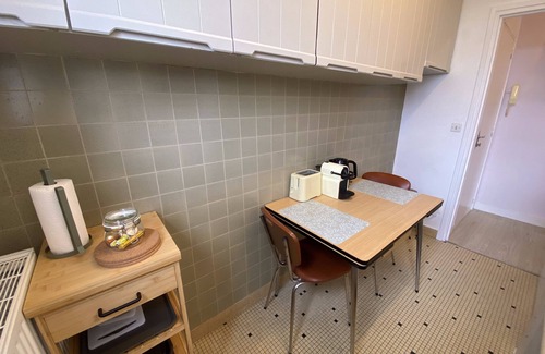 La Fuye-Velpeau Apartment | Large, quiet studio with balcony & free parking