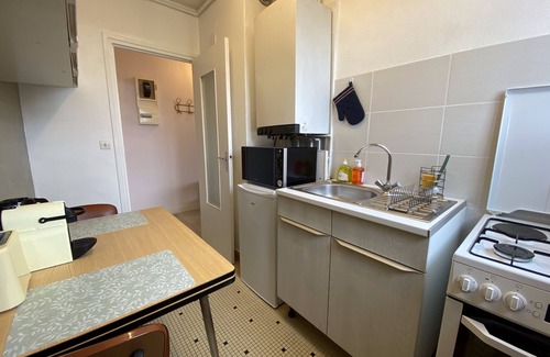 La Fuye-Velpeau Apartment | Large, quiet studio with balcony & free parking