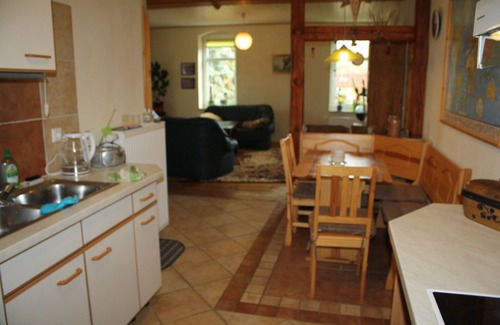 Zothen Apartment | Large, rustic apartment on a farm with a view of the castle