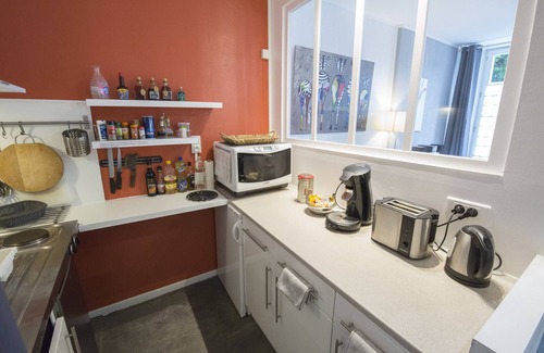 Tarbes Apartment | Large studio 36m2 facing south and bordering Place Marcadieu