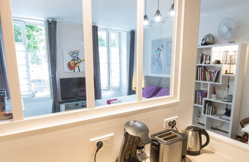 Tarbes Apartment | Large studio 36m2 facing south and bordering Place Marcadieu