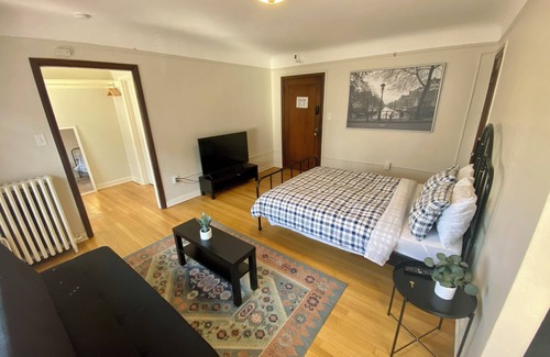 Lower Queen Anne Apartment | Large Studio Apartment at the Space Needle!