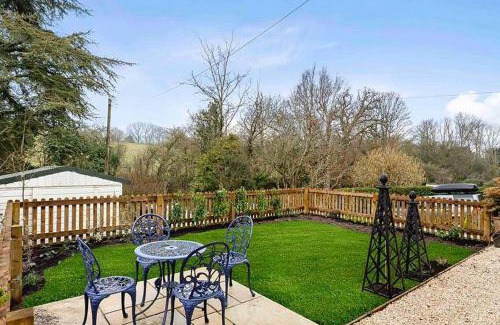 Winchcombe House | Large Stylish House-2 Parking Spaces-Garden-Fire