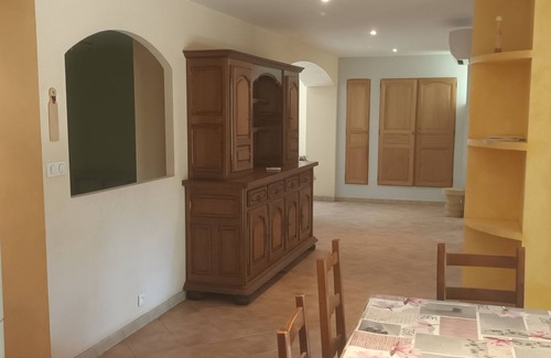 Sagries Apartment | Large T3 of 80m2 10mn from Pont du Gard