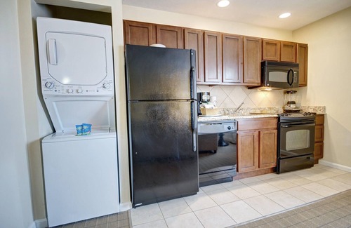 The Point Resort | Large Two Bedroom resort steps from Long Wharf, Downtown Newport