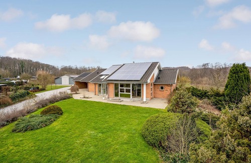 Kelstrup Strand House | Large vacation home in the south of Jutland.