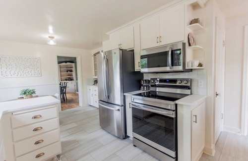 West Eugene House | Large Vintage Home 6 Min to U of O campus