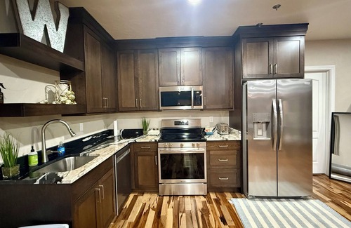 Santa Clara House | Large walk out basement with gorgeous views in tranquil Santa Claran