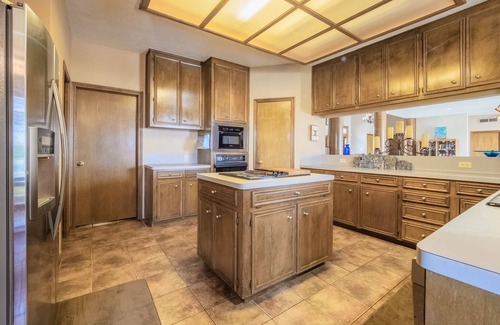 El Lago House | Large Waterfront in Clear Lake TX within 5 miles of NASA and Kemah Boardwalk