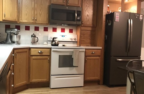 Leawood Southwest House | Large West Omaha Home 4 Bedroom 2.5 Bath