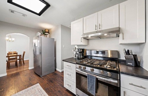 Baytown House | Large Yard w/BBQ Pit | Charming 3BR Baytown Home