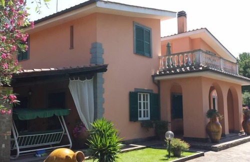 Lariano Villa | Lariano: Gorgeous Villa House with park, barbecue pool and tennis court