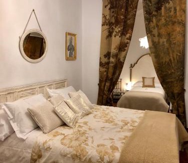 Yecla House | Las 9 Candelas alojamiento en el centro de Yecla