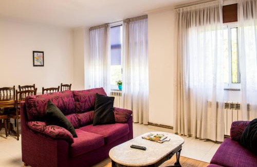 Sarria House | Las Aceñas De Iris