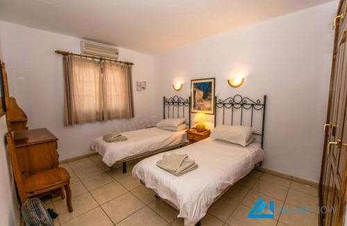 Playa Blanca Villa | Las Brisas 112 - LH1033 By Villas Now Ltd