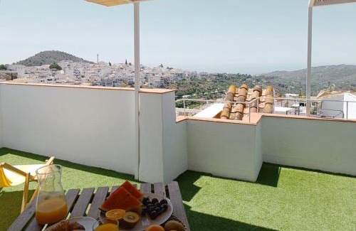 Frigiliana House | Las Pizarrillas: tu hogar en este blanco pueblo