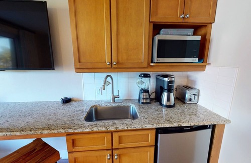 Baytowne Wharf Condo | Lasata 3407 ~ Stylish Studio in Baytowne Wharf ~ Beach Tram