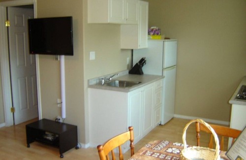 Regina Beach Cabin | Last Mountain Getaways-Unit #1-Regina Beach, Sk