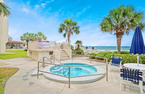 Fort Bay Apartment | Latitude 29 #25