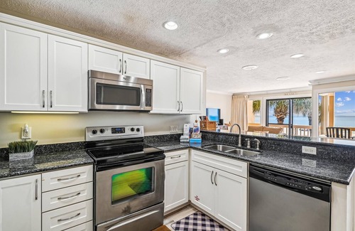 Fort Bay Condo | Latitude 29! Spectacular oceanfront views! Sleeps 6 Spring dates open!