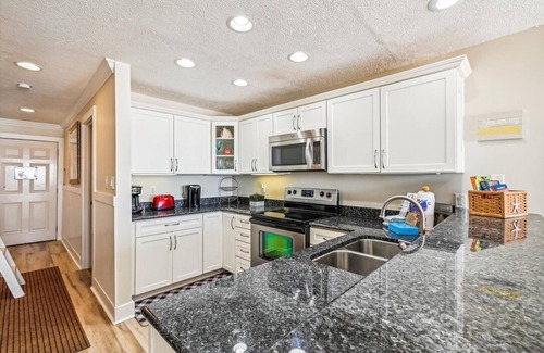 Fort Bay Condo | Latitude 29! Spectacular oceanfront views! Sleeps 6 Spring dates open!