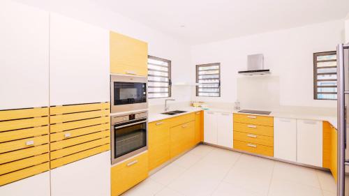 Black River Apartment | Latitude By Horizon Holidays