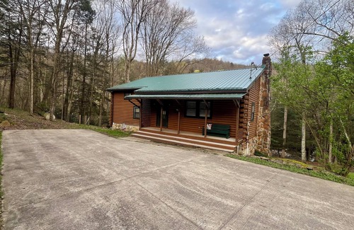 Independence Cabin | Laurel Lodge is located on private stream in Independence, WV