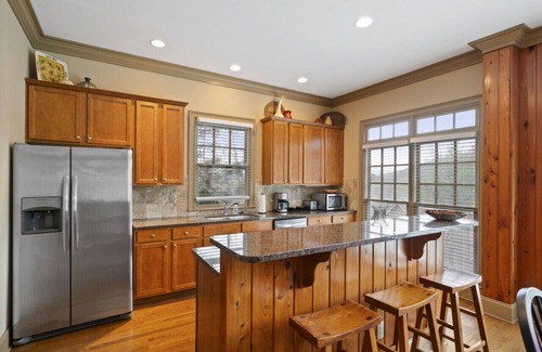 Big Canoe House | Laurel Ridge Den in Big Canoe with hot tub!