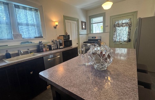 Laurens House | Laurens Manor - Charming 4 bedroom in the quaint Village of Laurens
