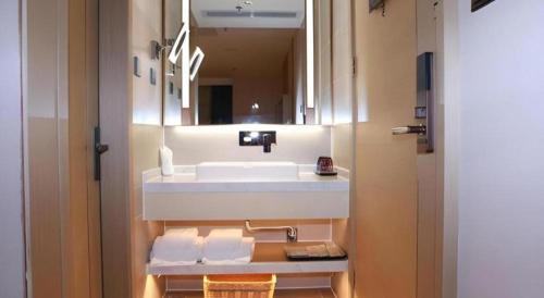 Luohu Hotel | Lavande Hotel Shenzhen East Gate Wanxiang City Guomao Metro Statipn