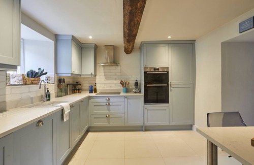 Bibury Cottage | Lavender Cottage - sleeps 10 guests in 4 bedrooms