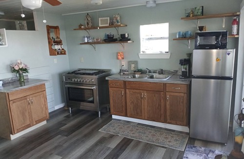 Bacliff House | LaView 2-Story Waterfront Couples Suite -No kids, no drama & no stress allowed