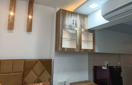 New Delhi Condo | Lavish Studio Apt in West/Central Delhi