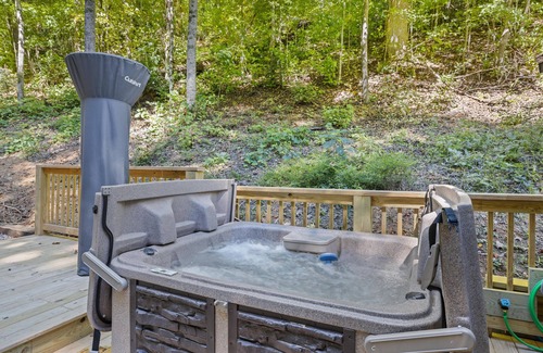 Gatlinburg - Pigeon Forge Cabin | Lazy Bear Valley is a rustic cabin retreat just minutes from Gatlinburg!