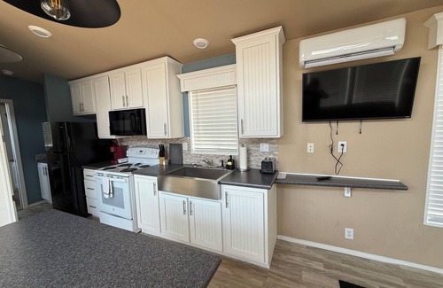 Greenehaven House | Lazy Lookout is your cozy sanctuary and gateway to stunning Lake Powell.