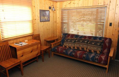 Estes Park Apartment | Lazy R Cottages- 1 apts