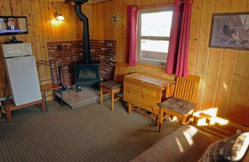 Estes Park Apartment | Lazy R Cottages- 1 apts