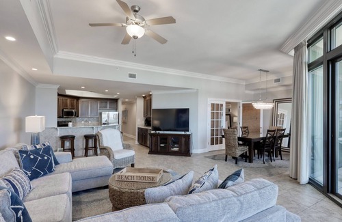 Orange Beach Condo | Lazy river Beautiful northern views Sleeps 10