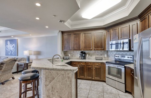 Orange Beach Condo | Lazy river Beautiful northern views Sleeps 10