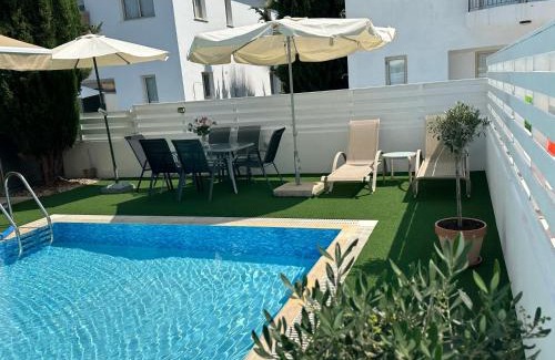 Pernera Villa | LC Palm Villa