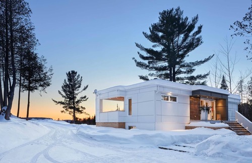 Saint-Jean-de-Matha House | Le Bauhaus I Heated pool I SPA I Sauna I Wood fireplac