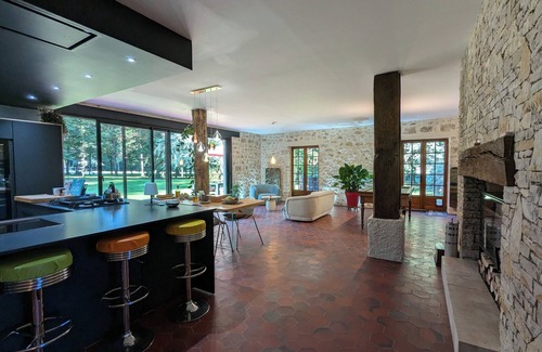 Chazelles Bed & Breakfast | Le bois des fées de Chazelles - The bird on the branch
