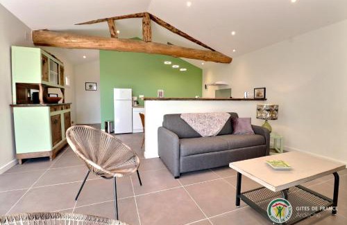 Saint-Sauveur-de-Cruzieres House | Le Bonlieu des Volets rouges