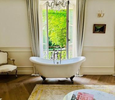 Hardricourt Bed & Breakfast | Le Château d Hardricourt
