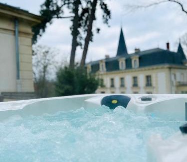 Hardricourt Bed & Breakfast | Le Château d Hardricourt